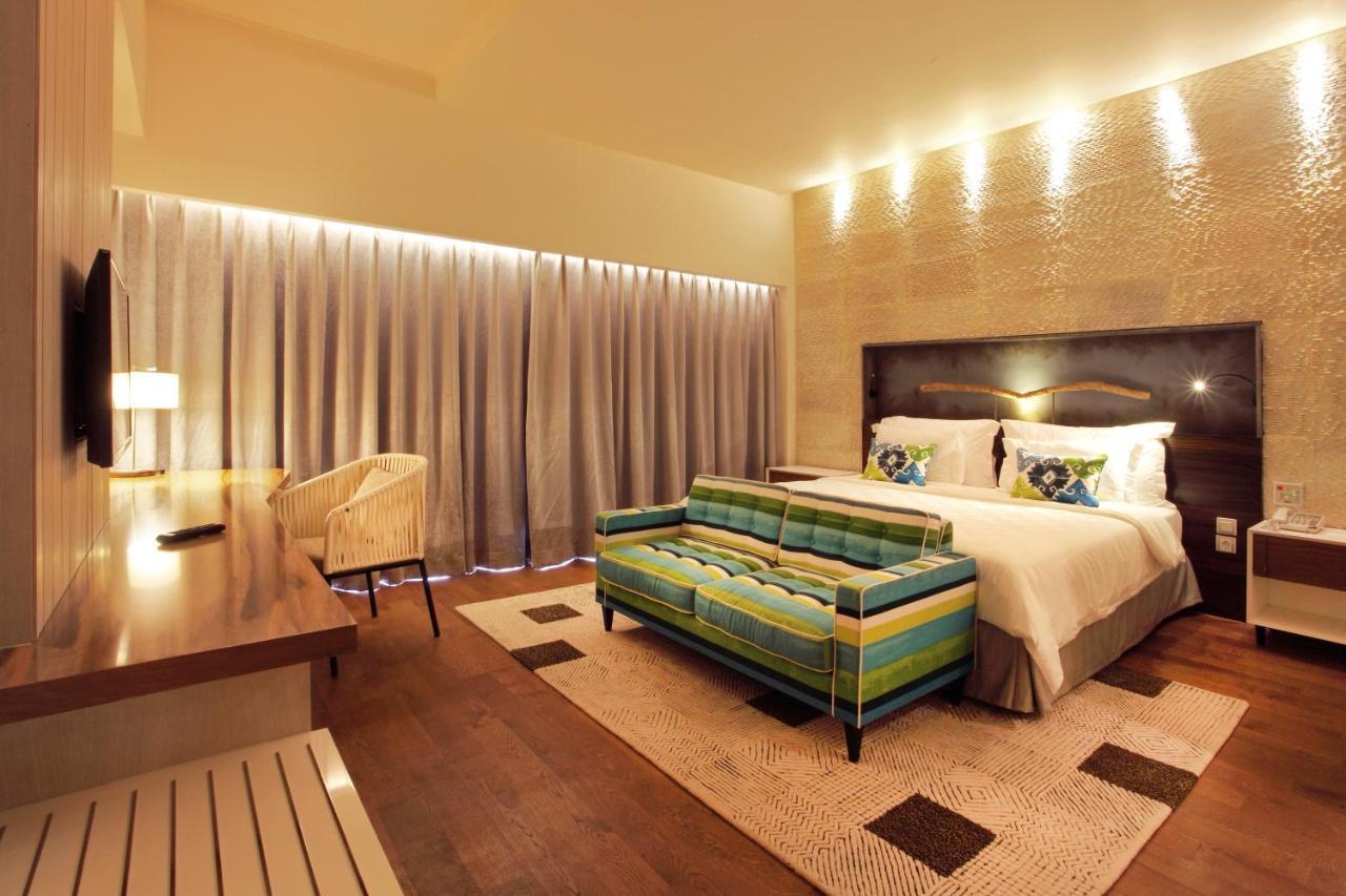 Ts Suites Seminyak Exterior foto Deluxe Room