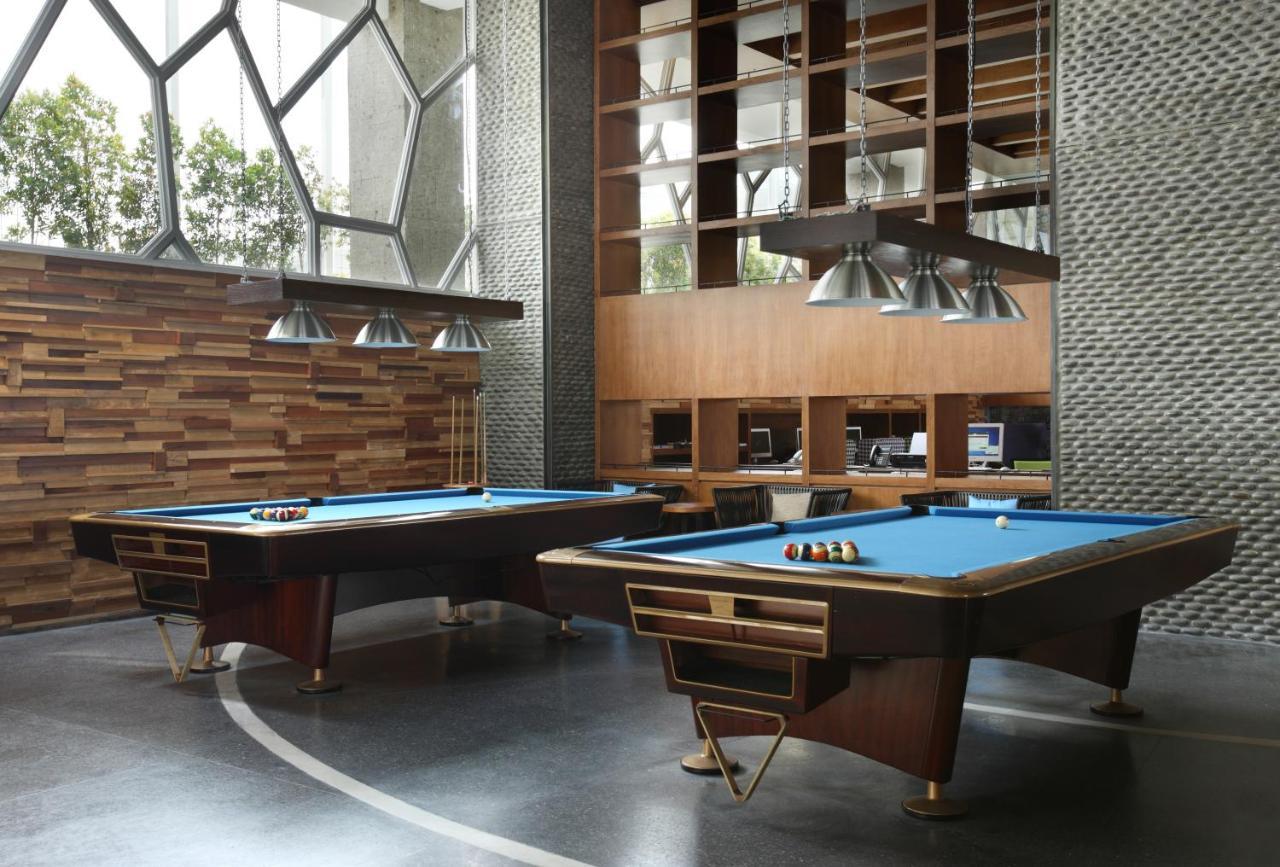 Ts Suites Seminyak Exterior foto Billiard tables