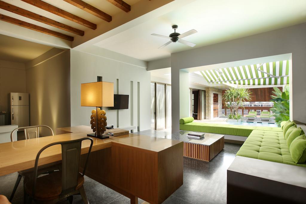Ts Suites Seminyak Zimmer foto Interior of a villa at the resort