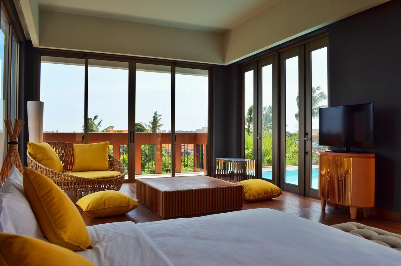 Ts Suites Seminyak Exterior foto A room at the hotel